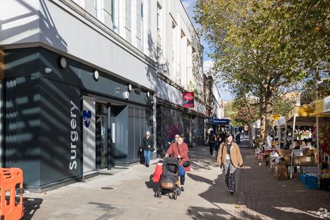 Property to rent, Commercial Rd Portsmouth PO1 4RJ