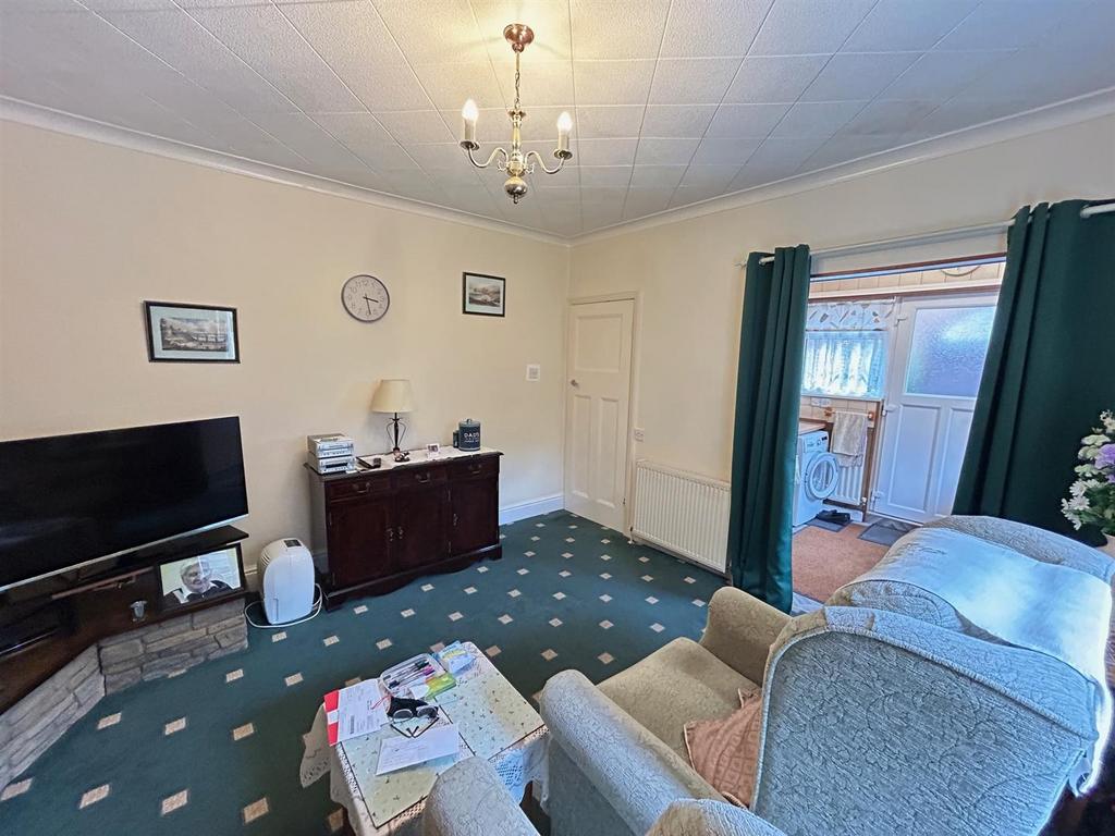 Dining room 4.jpg