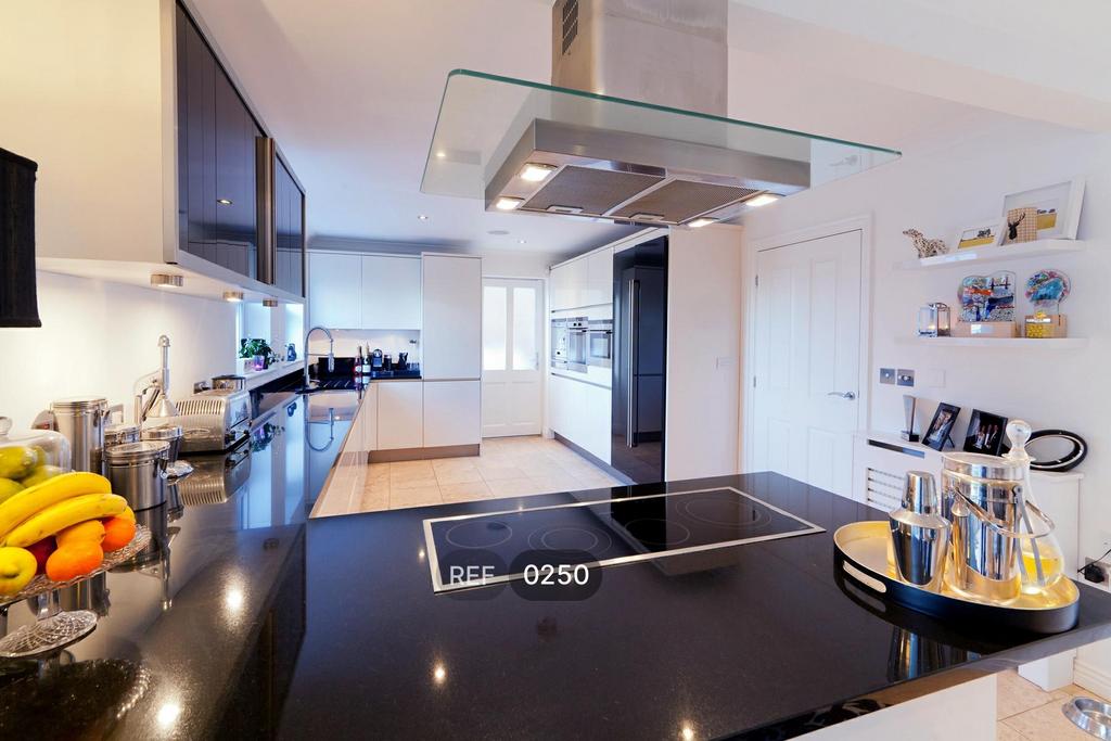 Kitchen &amp; Living room