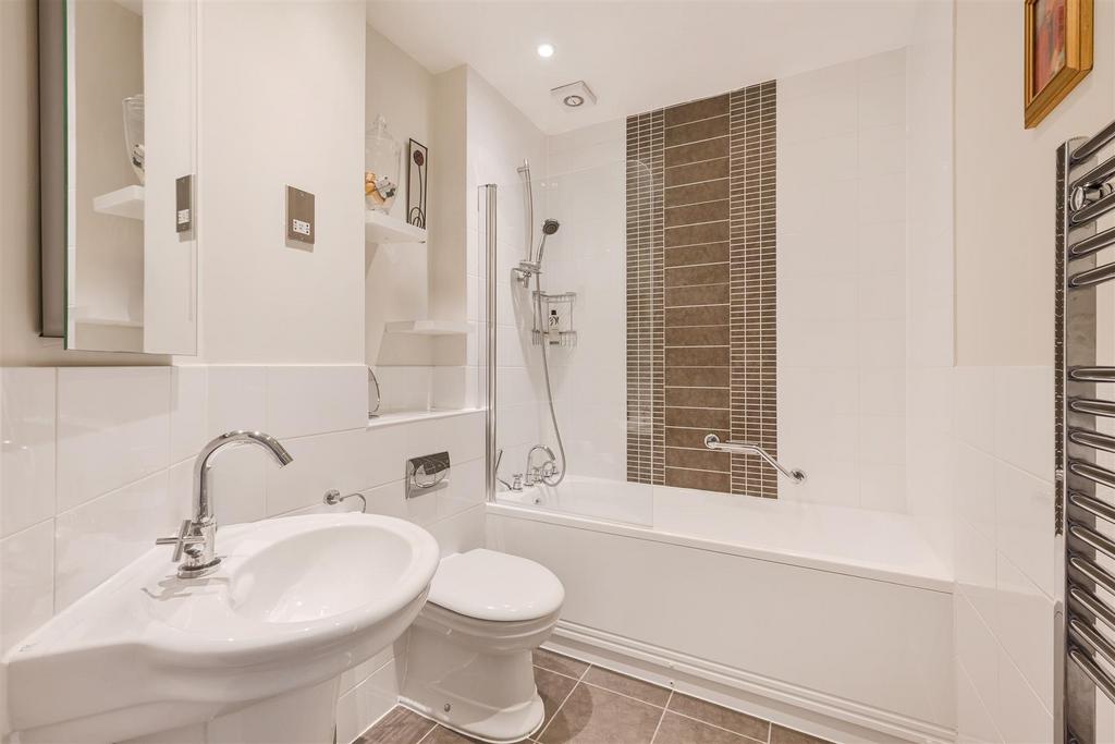 LONG ORCHARDS, FLAT 6 (6).jpg