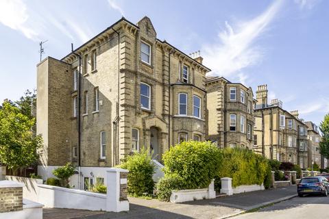 2 bedroom flat to rent, Fourth Avenue, Hove BN3