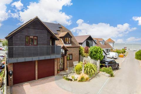 5 bedroom detached house for sale, Hengist Road, Birchington, Kent