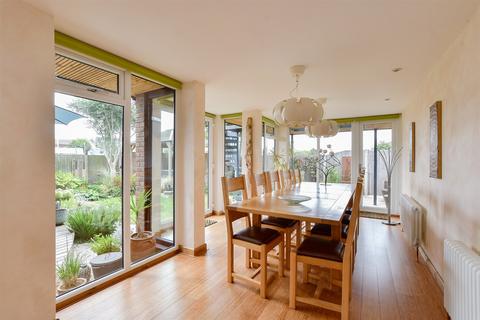 5 bedroom detached house for sale, Hengist Road, Birchington, Kent
