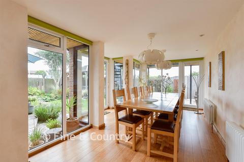 5 bedroom detached house for sale, Hengist Road, Birchington, Kent