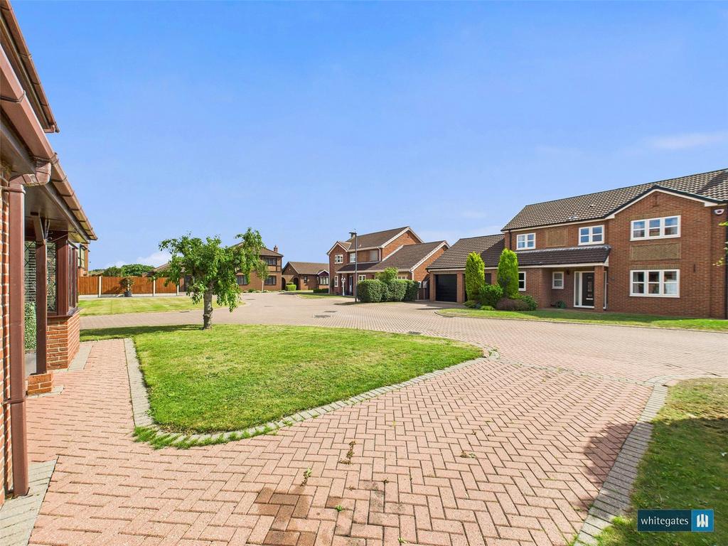 Driveway/Front