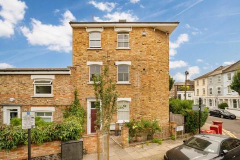 Prah Road, London N4