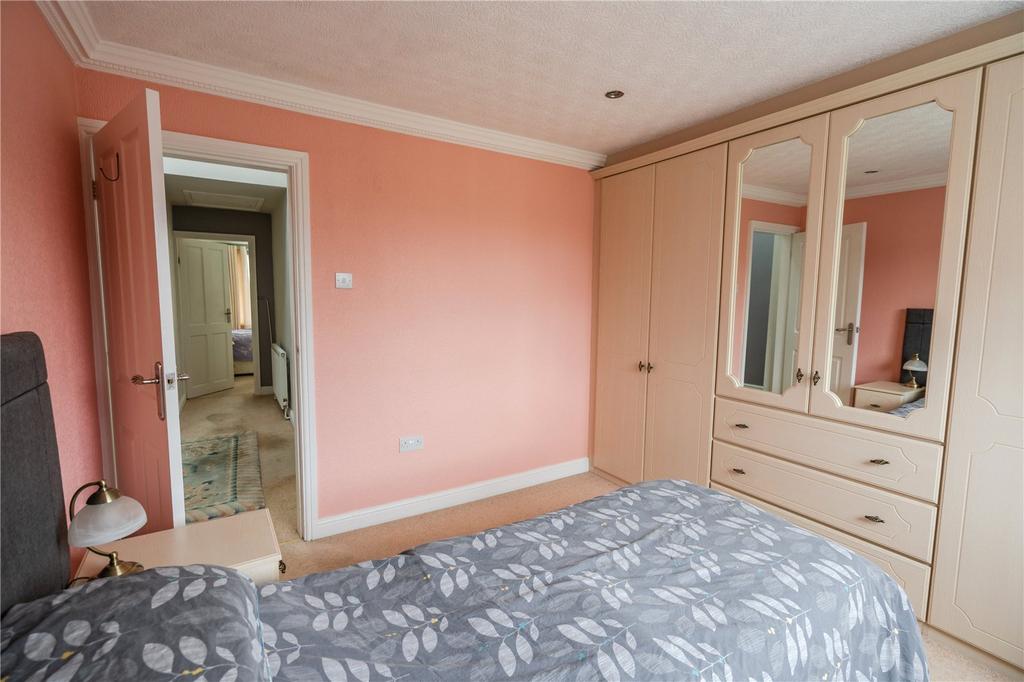 Bedroom 2 (2)