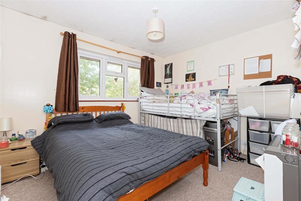 Highclere Way 5.jpg