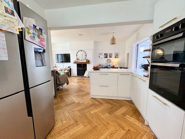 Photograph 16