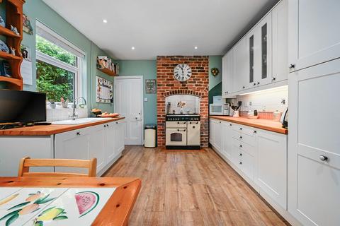 65 Upper Queens Road, Ashford, TN24 8HL
