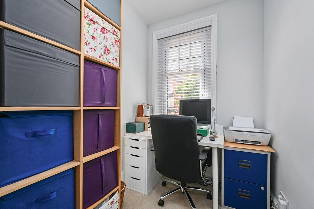 Bedroom 5/Study