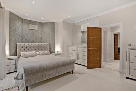 4 bedroom detached house for sale, Midway, Walton-On-Thames, Surrey, KT12