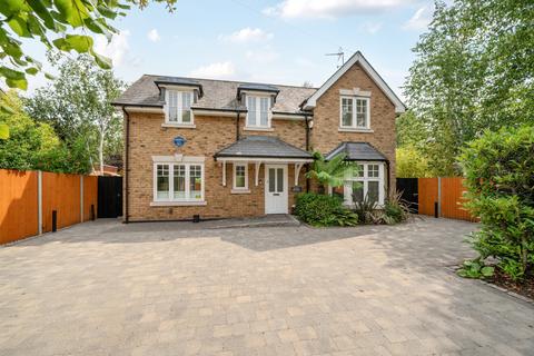 4 bedroom detached house for sale, Midway, Walton-On-Thames, Surrey, KT12