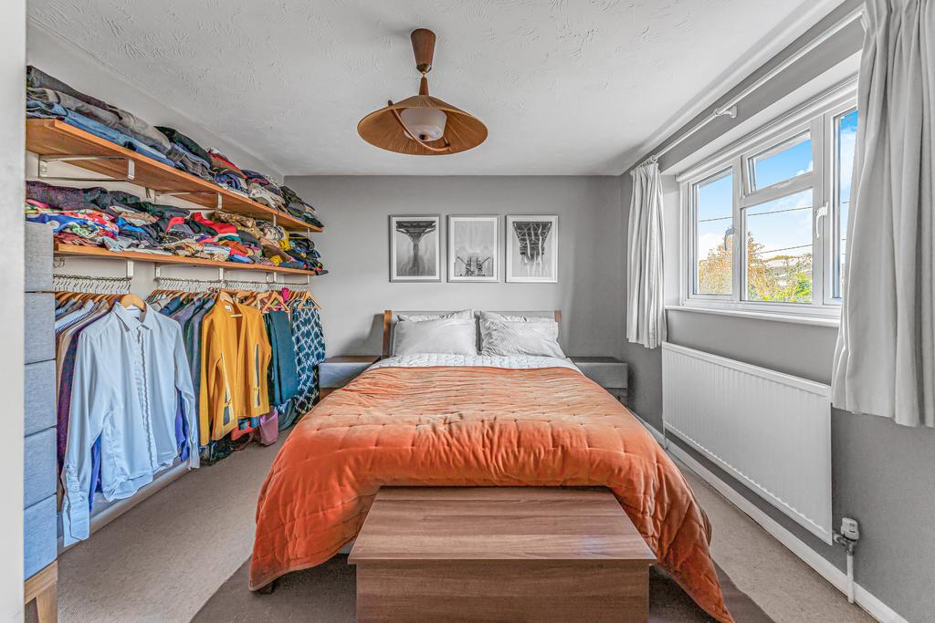 17a Clover Place-25