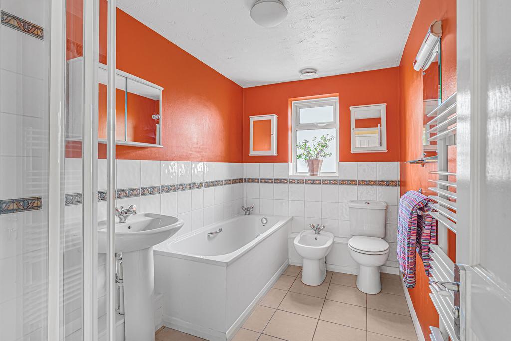 17a Clover Place-23