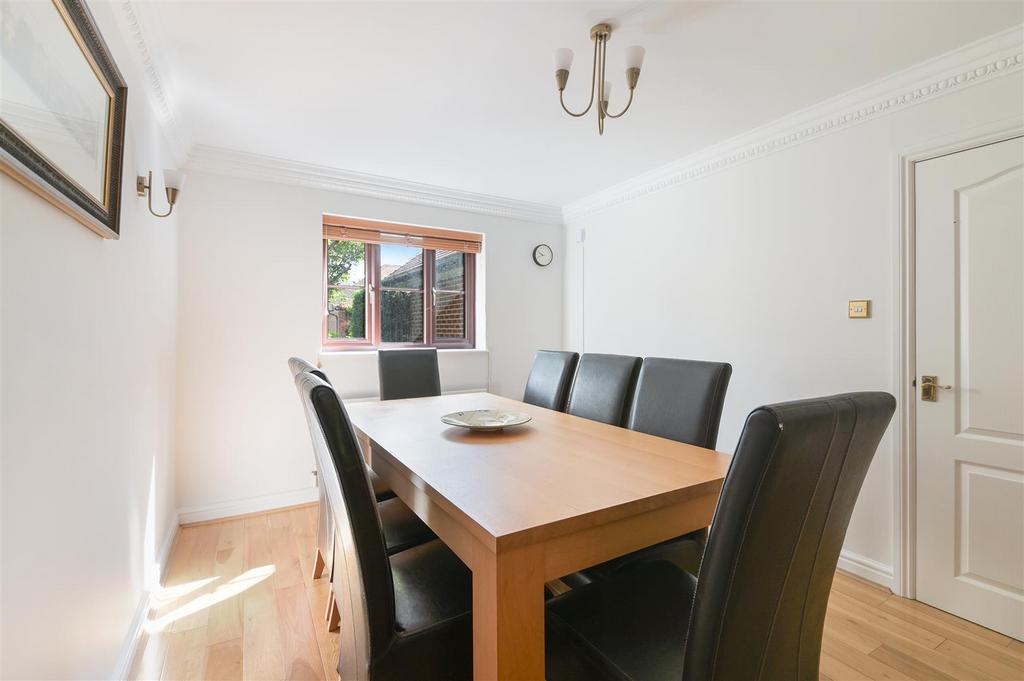 HAWTHORNE CLOSE,1 - (10).jpg