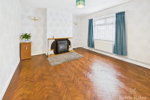 3 bedroom semi-detached house to rent, Willow Garth, North Yorkshire YO12