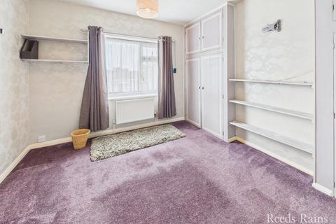 3 bedroom semi-detached house to rent, Willow Garth, North Yorkshire YO12