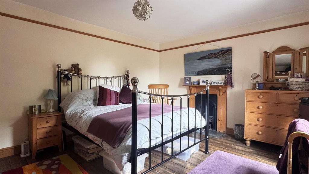 Bedroom 2 2.jpg