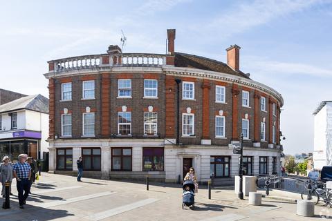 Retail property (high street) to rent, 1 Bridge St Leatherhead KT22 8BL
