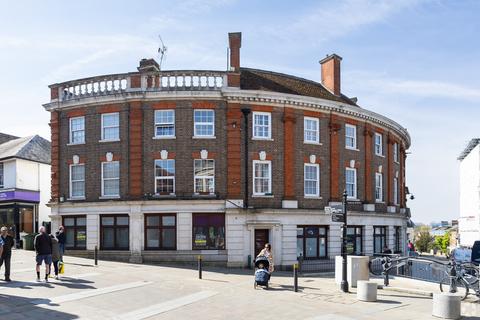 Retail property (high street) to rent, 1 Bridge St Leatherhead KT22 8BL