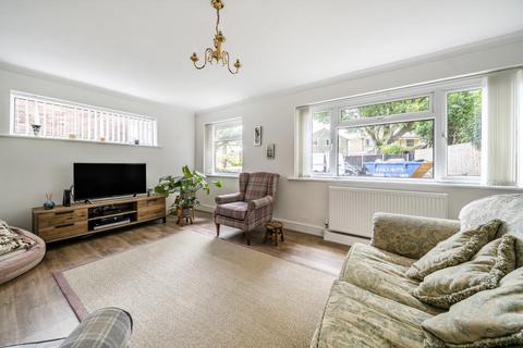 undefined, Blackwater,  Hampshire,  GU17