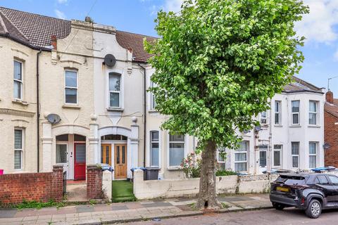 3 bedroom flat to rent, Inman Road, London NW10