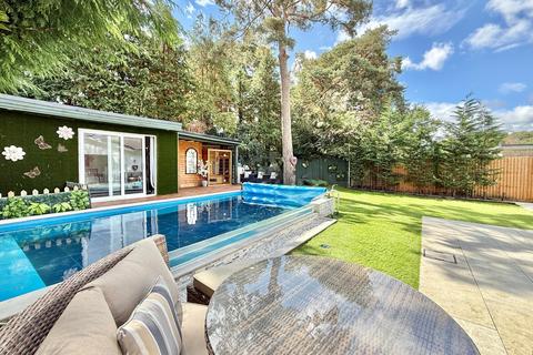 3 bedroom detached bungalow for sale, Ivy Close, St. Leonards, BH24 2QZ