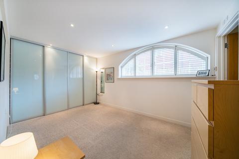 3 bedroom flat for sale, Arcadian Place, Southfields, London, SW18