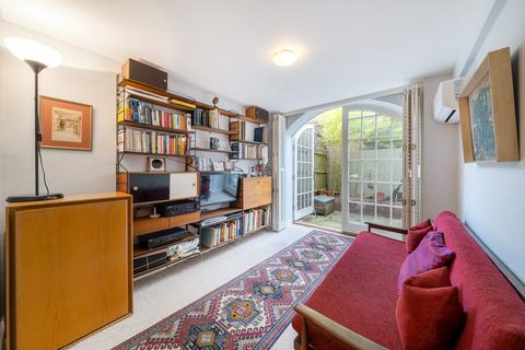 3 bedroom flat for sale, Arcadian Place, Southfields, London, SW18