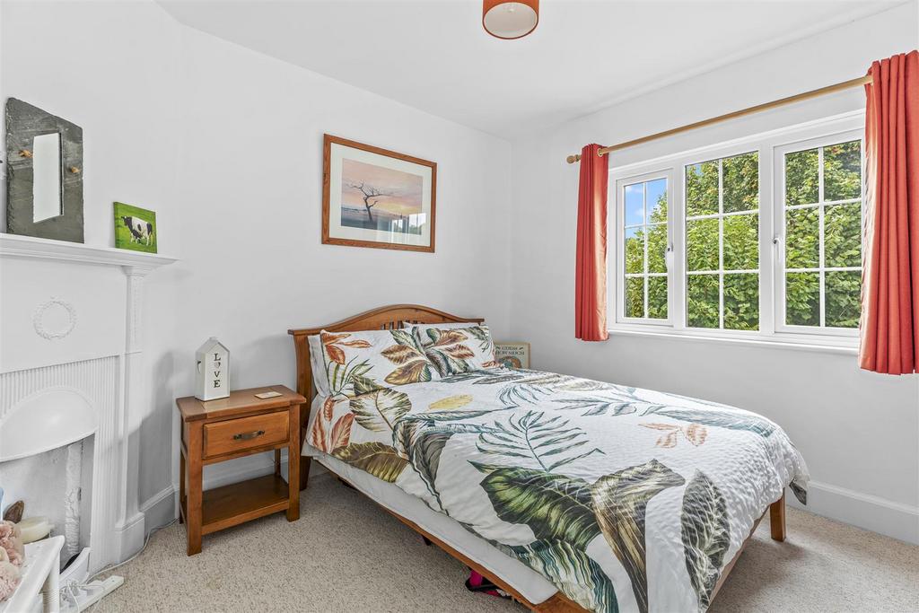 3 Manor Gardens, HP13 5 HD-6.jpg
