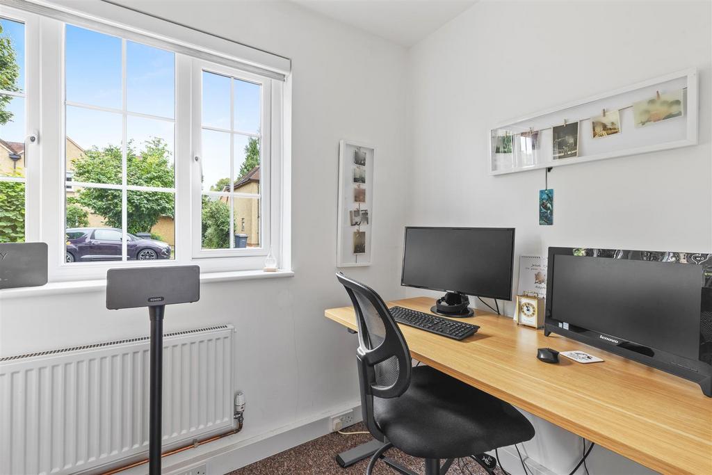3 Manor Gardens, HP13 5 HD-17.jpg