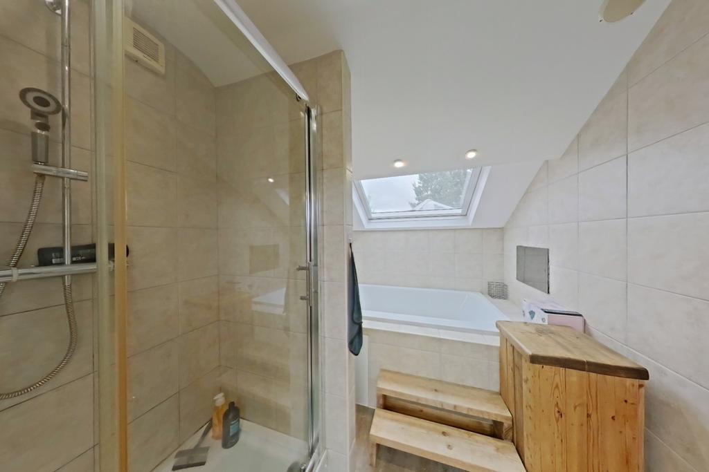 Main Bedroom Ensuite