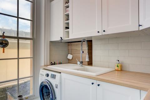1 bedroom flat to rent, Bedford Square, Brighton, BN1