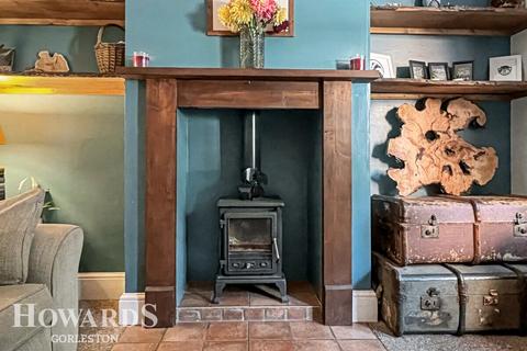 3 bedroom semi-detached house for sale, Beccles Road, Fritton