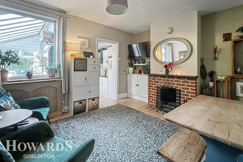 3 bedroom semi-detached house for sale, Beccles Road, Fritton