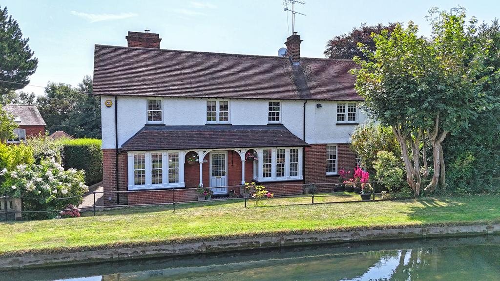 Station Road, Broxbourne EN10 4 bed detached house for sale - £1,200,000