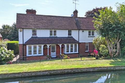 4 bedroom detached house for sale, Station Road, Broxbourne EN10