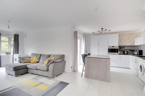 5 bedroom semi-detached house for sale, Clarendon Road, Broadwater, West Sussex, BN14 8QQ
