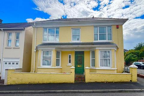 4 bedroom detached house for sale, Alan Road, Llandeilo, Carmarthenshire.