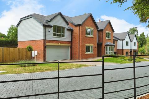 Donnerville Gardens, Telford TF5