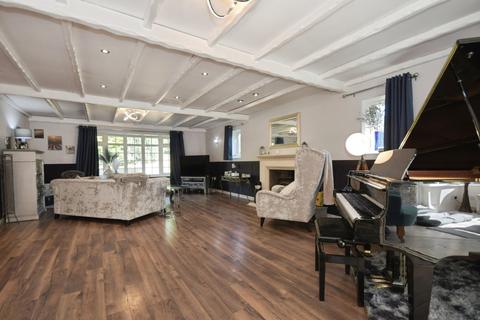 4 bedroom detached house for sale, Furness Lodge Close, High Peak SK23