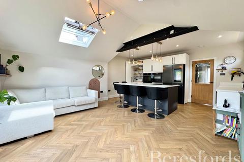 180 Alma Avenue, Hornchurch, RM12 6BL