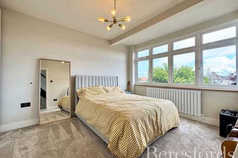 180 Alma Avenue, Hornchurch, RM12 6BL