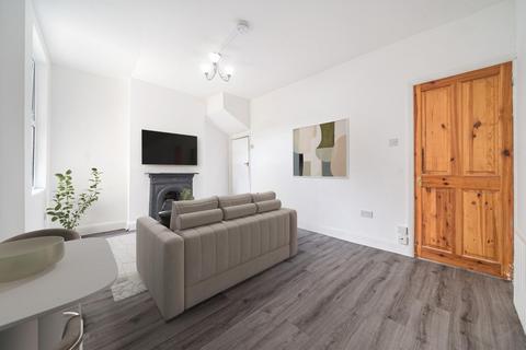 1 bedroom flat for sale, Bromley Crescent, Bromley, BR1
