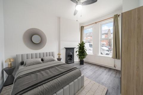 1 bedroom flat for sale, Bromley Crescent, Bromley, BR1
