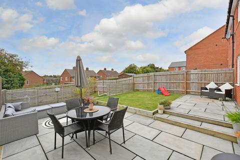3 bedroom semi-detached house for sale, Caulfield Close, Chesterfield, Derbyshire, S41