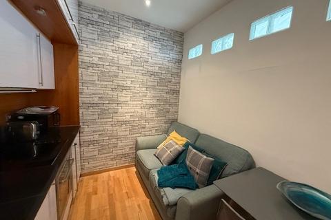 2 bedroom flat to rent, 134 Renfrew Street, G3