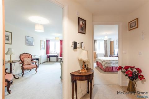 1 bedroom apartment for sale, Goodes Court, Royston, Herts, SG8 5FF