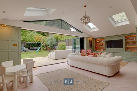 4 bedroom detached house for sale, Russell Road, Buckhurst Hill IG9